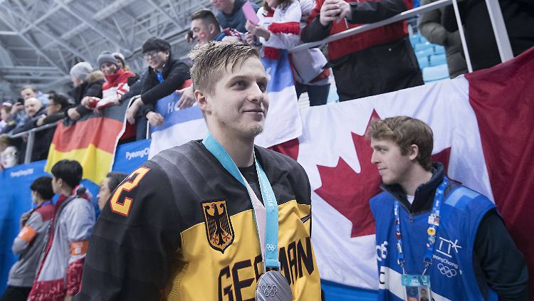 Nach den Olympischen Spielen buhlten fünf Klubs um Dominik Kahun.