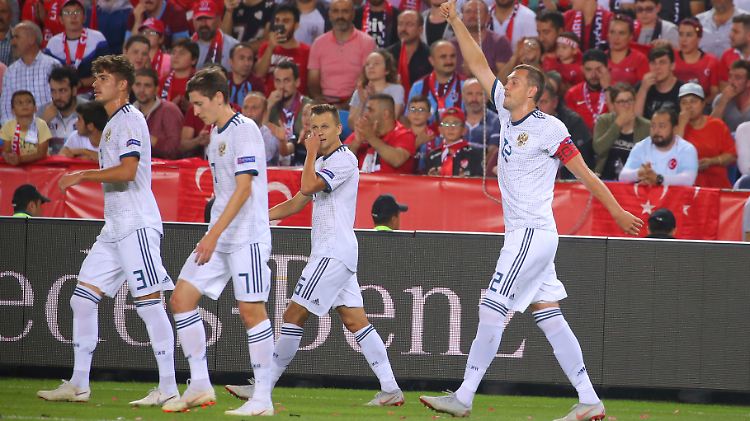 Trotz Spielerwechseln in der Mannschaft kann Russland seine starke WM-Leistung auch in der Nations League fortsetzen.