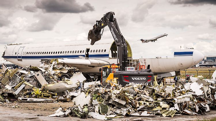 Hier die Verschrottung einer aus Belgien stammenden A310.