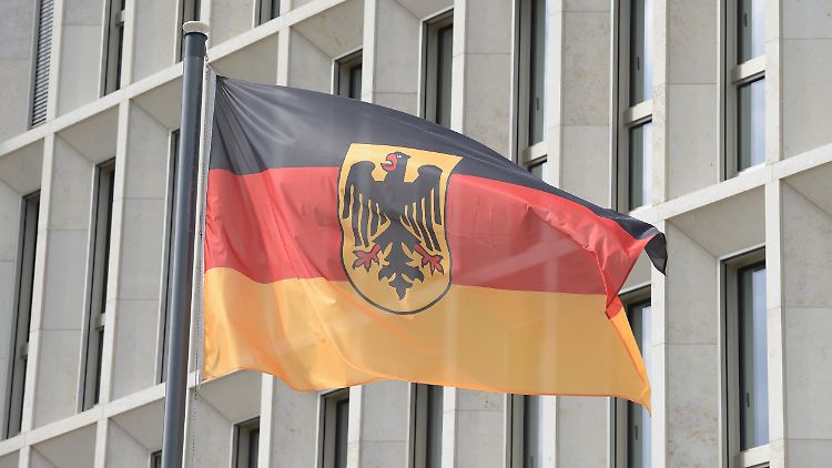 Im Innenministerium werden nun Maaßens Zweifel ausgeweitet.