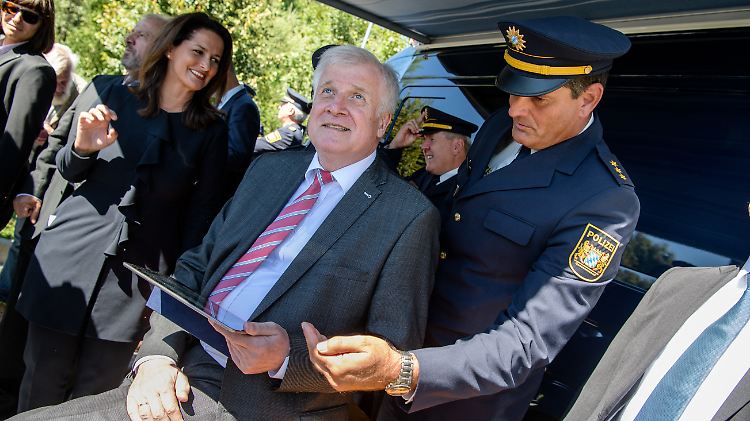 Bundesinnenminister und CSU-Chef Horst Seehofer erfährt mit seiner Partei massiven Widerstand aus der Bundestagsopposition gegen das Polizeiaufgabengesetz in Bayern.