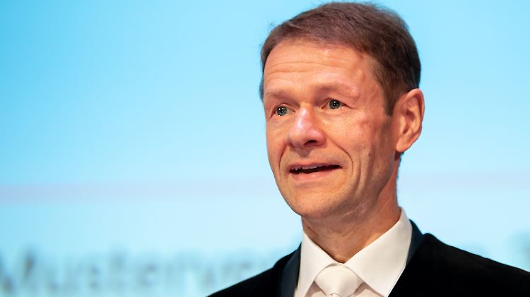 Der Vorsitzende Richter Christian Jäde muss die Ansprüche der Kläger klären.