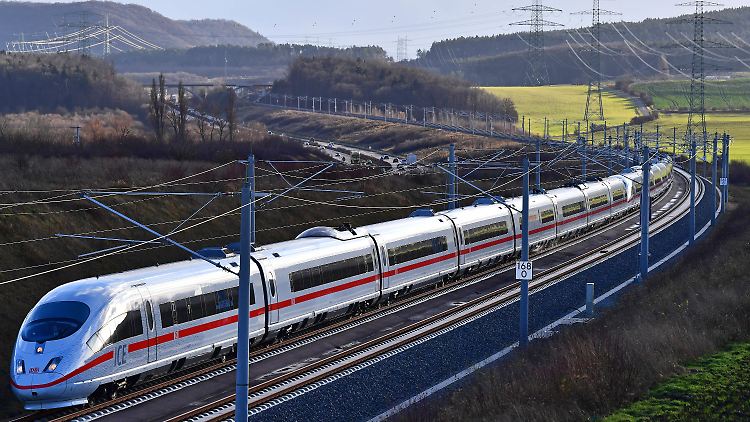 ICE auf der Strecke von München nach Berlin.