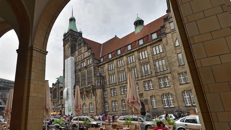 Unter anderem wurden die Räume der Bürgerbewegung im Rathaus durchsucht.