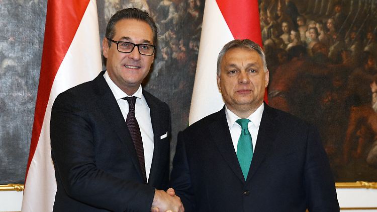 Viktor Orbans (r.) scharfer Anti-Einwanderungs-Rhetorik schloss sich FPÖ-Chef Strache schon in der Vergangenheit wiederholt an. 