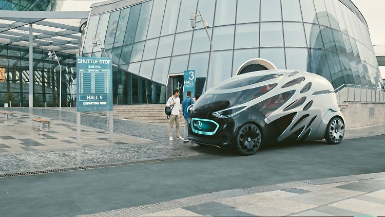 Der "People-Mover" von Mercedes Vans soll am Tag Menschen, in der Nacht Güter von A nach B bringen.