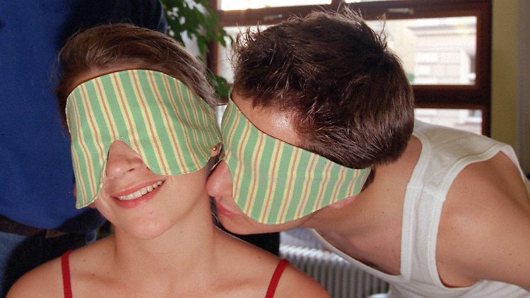 Frauen riechen während ihrer fruchtbaren Tage für Männer besonders gut.