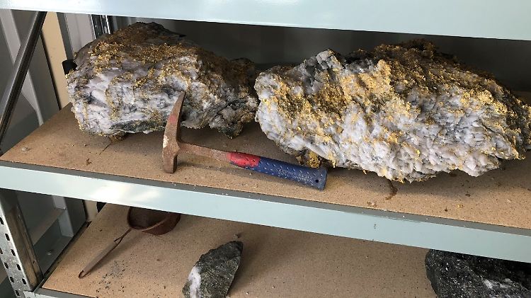 150 Kilo sind die Steine aus der Mine Beta Hunt im Westen Australiens schwer. Sie sollen zu 80 Prozent aus Gold bestehen. 