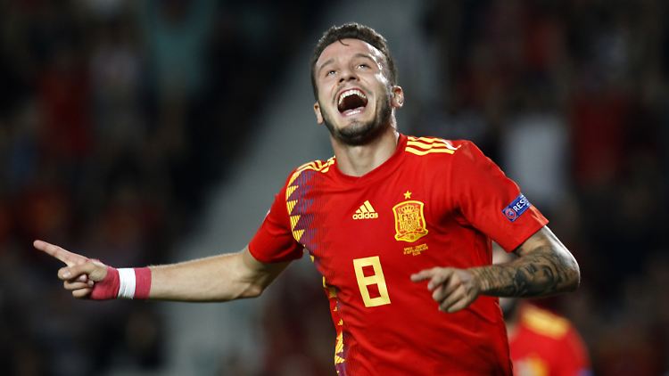 Spaniens Niguez eröffnet den Torreigen gegen Kroatien.