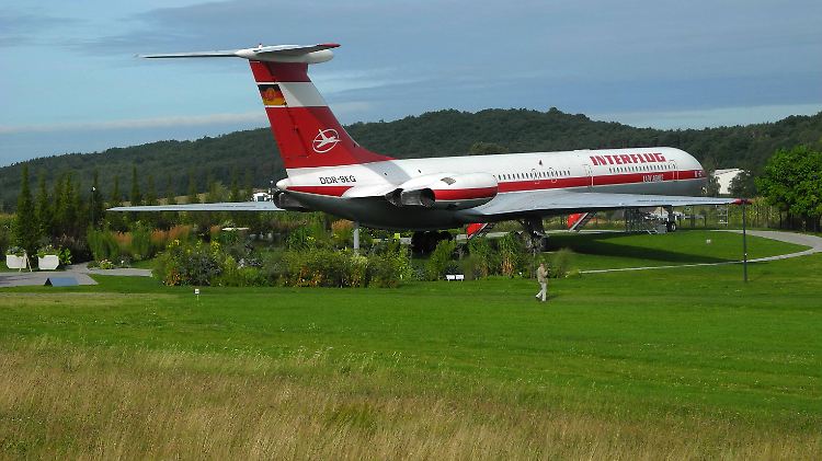 Eine IL-62 der Interflug steht in Stölln im Havelland und dient als Museum und Standesamt.