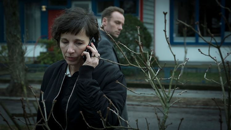 Die Kommissare Rubin (Meret Becker, l.) und Karow (Mark Waschke) sind sich alles andere als grün.