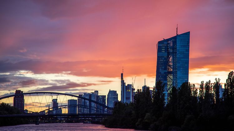 Die EZB in Frankfurt hat wohl keine freudigen Nachrichten für Sparer zu verkünden.
