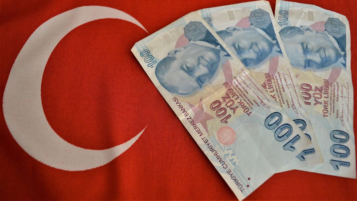 Die türkische Währung hat seit Jahresbeginn im Vergleich zum Dollar rund 40 Prozent an Wert verloren.