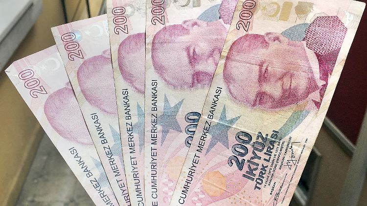 Die türkische Lira gewann unmittelbar nach der Entscheidung fünf Prozent an Wert.