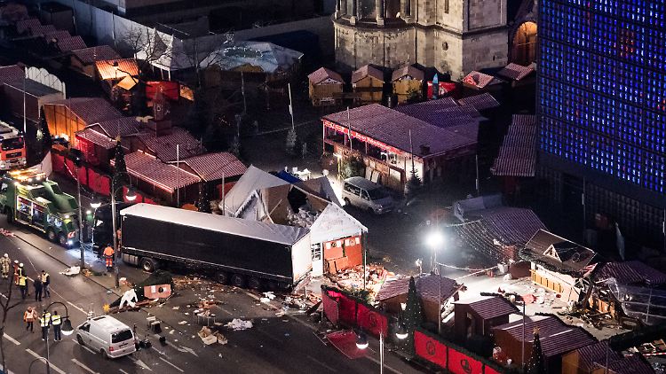 Nach dem Anschlag auf dem Berliner Breitscheidplatz am 19. Dezember 2016 hatten Angehörige aller Todesopfer der Regierung Versagen vorgeworfen.