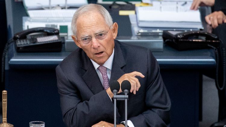 Für Schäuble muss Europa die Flüchtlingsthematik "gemeinsam handhaben".