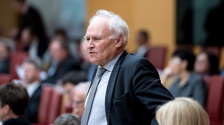 Weiß, wovon er spricht: Huber wurde nach einem schlechten Wahlergebnis von Seehofer abgelöst.