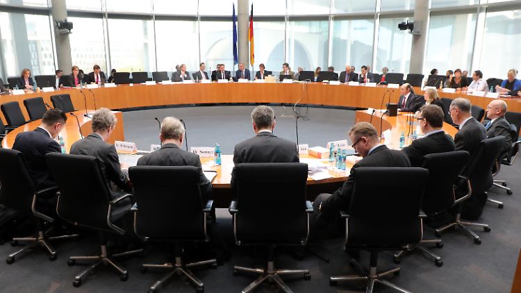 Die Linken-Obfrau des Amri-Ausschusses, Martina Renna, nannte den Umgang des Bundesamtes mit den Informationen "fahrlässig".