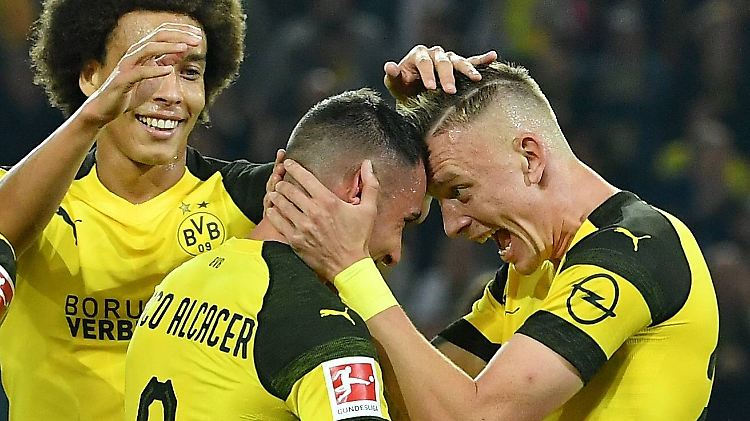 Die beiden BVB-Neuzugänge Aclácer und Wolf treffen gegen die Eintracht.