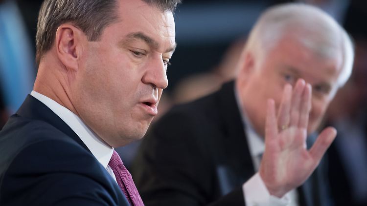 Der Ministerpräsident und der Vorsitzende: Söder, Seehofer und der CSU droht ein ernüchterndes Wahlergebnis.