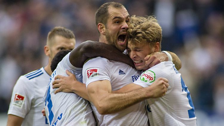 Pierre-Michel Lasogga ist der Held des 5. Zweitliga-Spieltags.