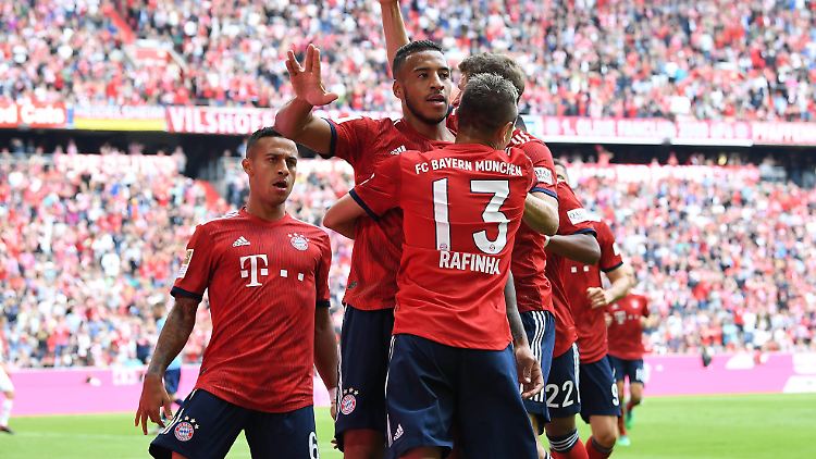 Die Spiele des FC Bayern München werden wie alle deutschen Partien sowohl auf Sky als auch auf DAZN übertragen.