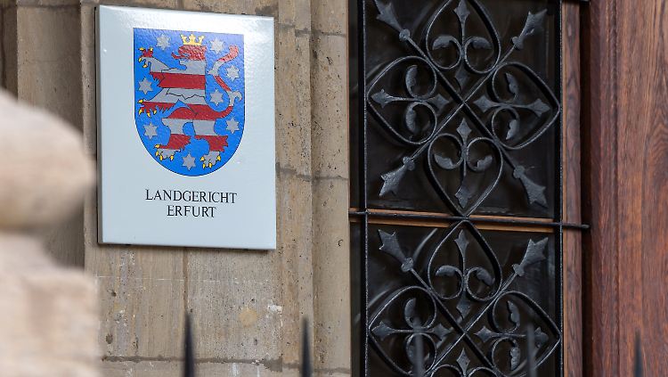 Das Landgericht Erfurt hat den 31-jährigen Turntrainer zu einer Haftstrafe von drei Jahren und acht Monaten verurteilt.