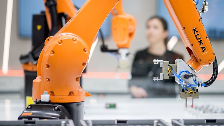 Bis 2025 soll laut einer Studie des Weltwirtschaftsforums mehr Arbeit von Maschinen als von Menschen verrichtet werden.