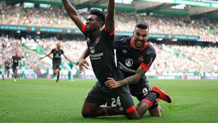 Virgil Misidjan (l.) jubelt beim Fußball, muss aber eine Gefängnisstrafe fürchten.