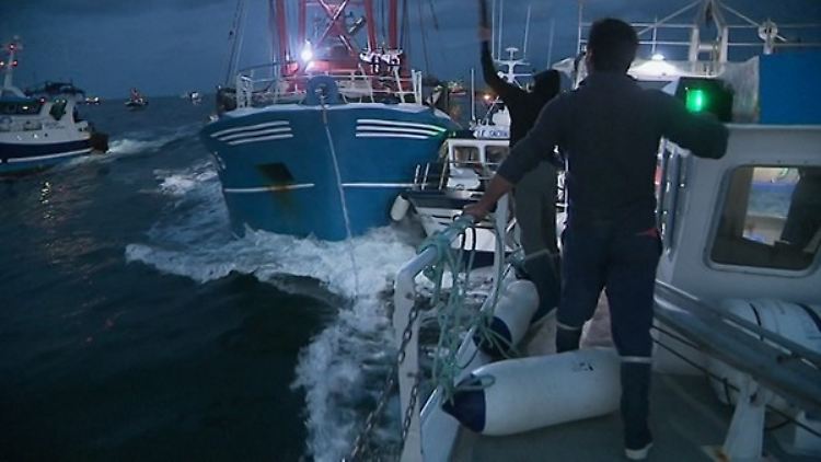 Höhepunkt im August 2018: Britische und französische Fischer rammen die Boote der jeweils anderen.