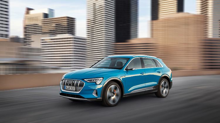 Äußerlich erinnert der Audi E-Tron starkan den Q5 mit dem er sich auch die Basis teilt.