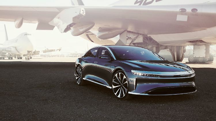 Der Staatsfonds Saudi-Arabiens pumpt eine stattliche Summe in den Tesla-Rivalen Lucid Motors. Der junge Autobauer plant die Markteinführung seines ersten Elektro-Pkw "Lucid Air" für das Jahr 2020.