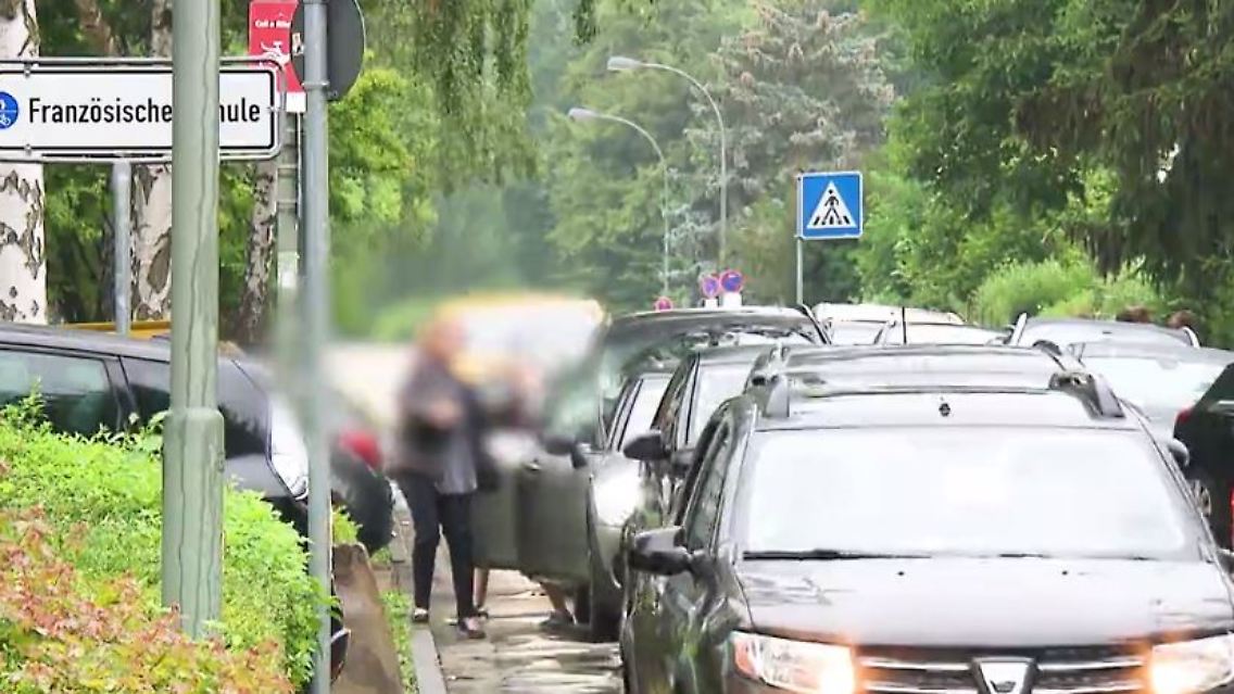 Elterntaxis Schüler.JPG