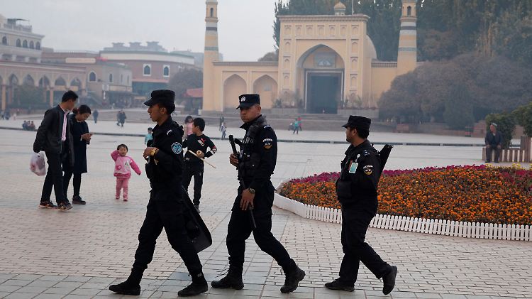 China hat Berichten zufolge die Unruheprovinz Xinjiang zu einer Militär- und Polizeifestung ausgebaut. 