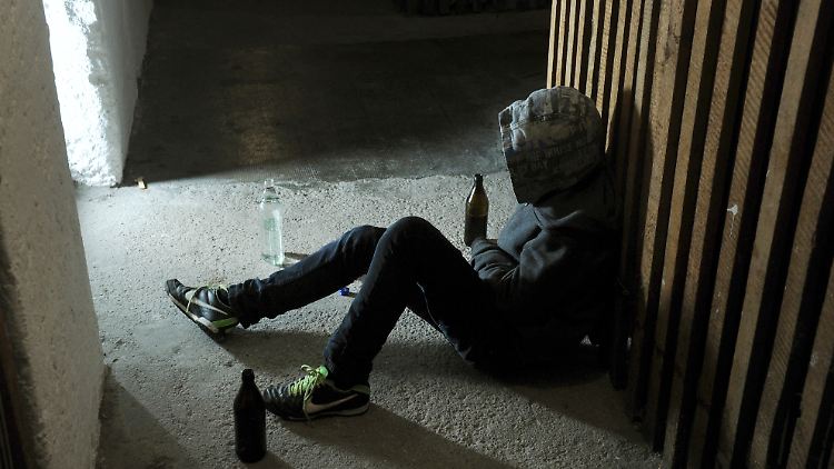 Der hochprozentige Alkohol soll schaffen, woran die Eltern scheitern.