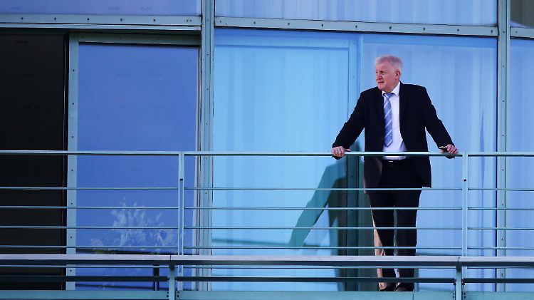 Bundesbauminister Horst Seehofer hat den Bauexperten unter seinen Staatssekretären für den Ex-Verfassungsschutzchef Hans-Georg Maaßen geopfert.
