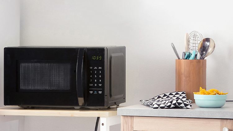 Vorerst verkauft Amazon die Alexa-Mikrowelle nur in den USA.