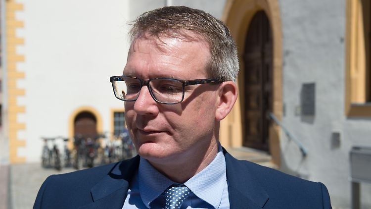 Sven Krüger ist nach seinem Austritt aus der SPD nun parteiloser Oberbürgermeister in Freiberg.