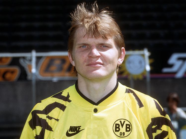 Und im Westfalenstadion alle so: "Sergej Gorlukowitsch, scha-lala-lala, Sergej Gorlukowitsch, scha-lala-lalala!"
