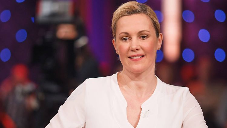 Zu tief ins Glas geschaut? Bettina Wulff.