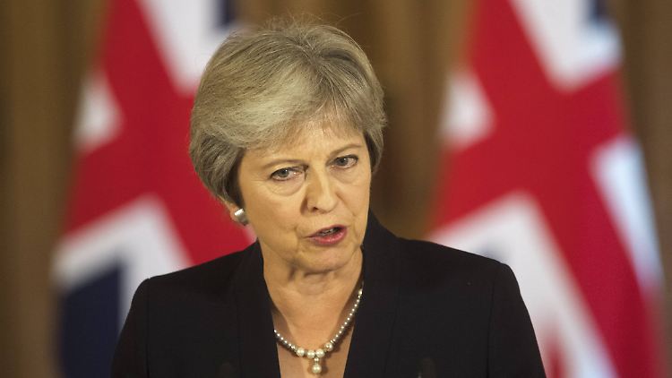 May regiert seit der verpatzten Neuwahl im vergangenen Jahr mit einer hauchdünnen Mehrheit.