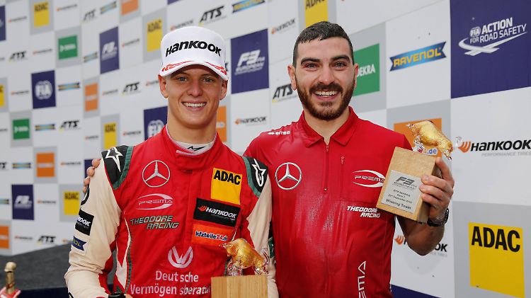 Pokal und Gesamtführung gab es für Mick Schumacher in Spielberg.