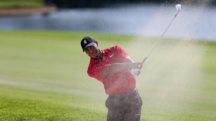 Mit zwei Schlägen Vorsprung setzte sich Tiger Woods auf der PGA-Tour gegen Billy Horschel durch.