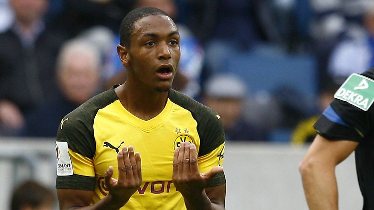 Notbremse? Dortmunds Abdou Diallo muss vom Platz.