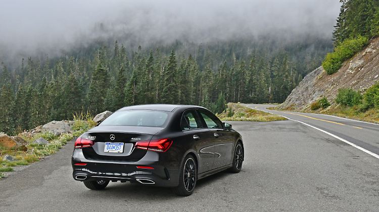Die Mercedes A-Klasse Limousine ist mehr sportliches Coupé als ein "Rucksackträger".
