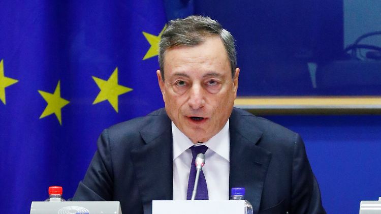 Mario Draghi sprach vor den Abgeordneten des Europaparlaments von einer "relativ starken" Zunahme des Preisdrucks.