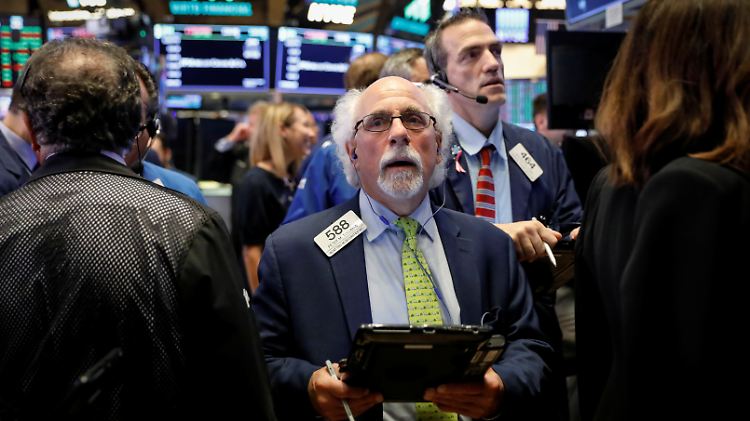 An der Wall Street richten sich alle Augen bereits auf den Mittwoch, wenn die US-Notenbank über den Leitzins entscheidet.