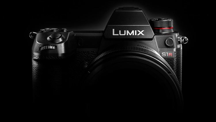 Die Lumix S1R ist eine spiegellose Systemkamera für Profis und ambitionierte Amateure.