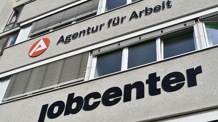IT-Zwangspause in den Jobcenter: Die Auszahlung bewilligter Leistungen läuft weiter.