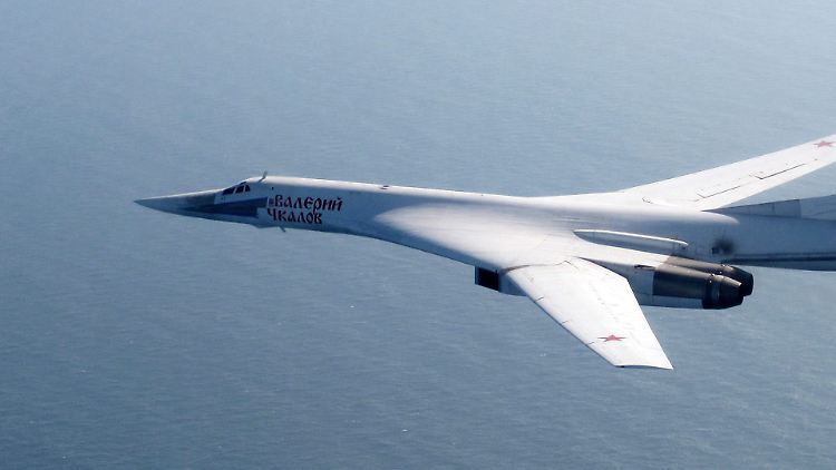 Ein russischer Kampfbomber vom Typ Tupolew Tu-160 "Blackjack" (Archivbild).